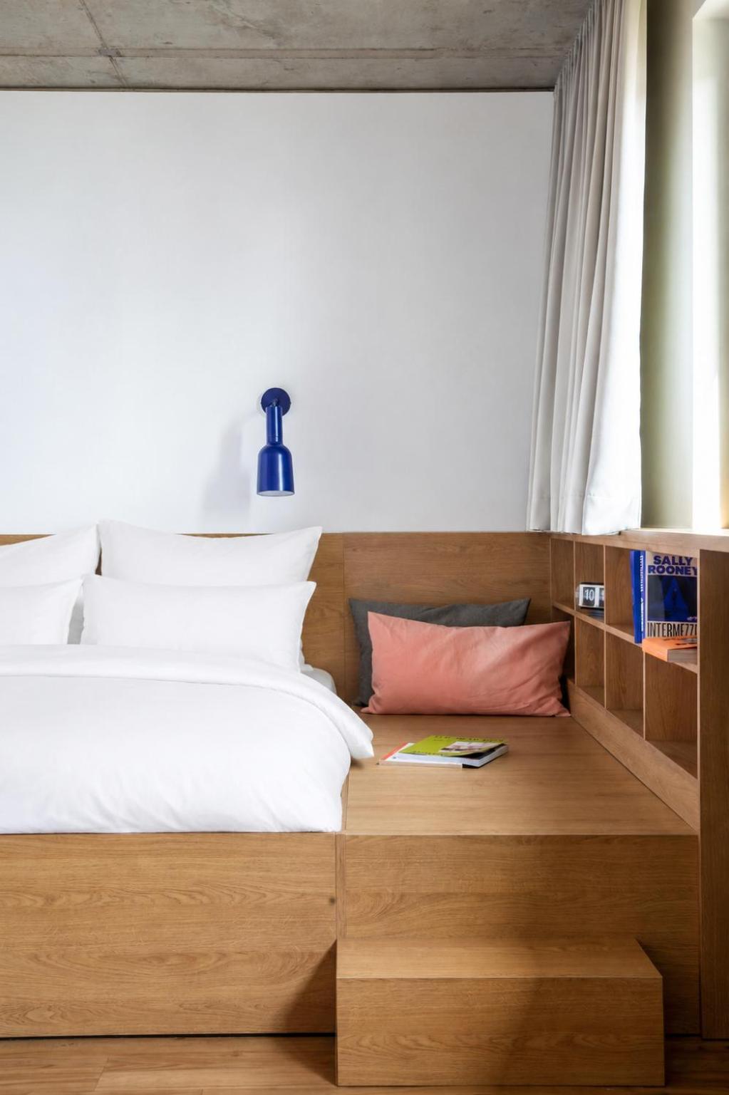 Design Apartment Queen-Size-Bed